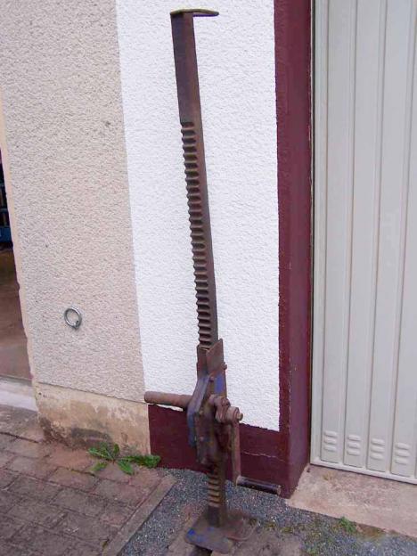Zahnstangengewinde; Bauwinde ; Hubwinde - Geraete Maschinen - Korbach