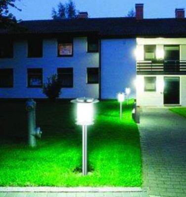 Große Solar-Standleuchte mit 6 hellen, weißen LEDs - Solaranlagen - Korschenbroich