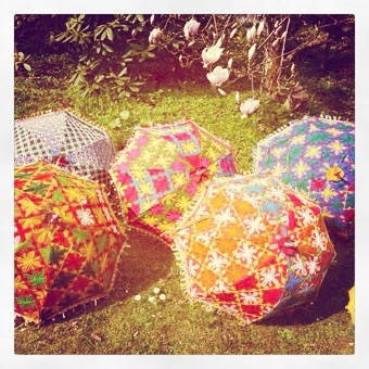 Individuelle faires Schenken mit den indischen Sonnenschirmen von Bilasari  - Sonstiges für den Garten - kaltenkirchen