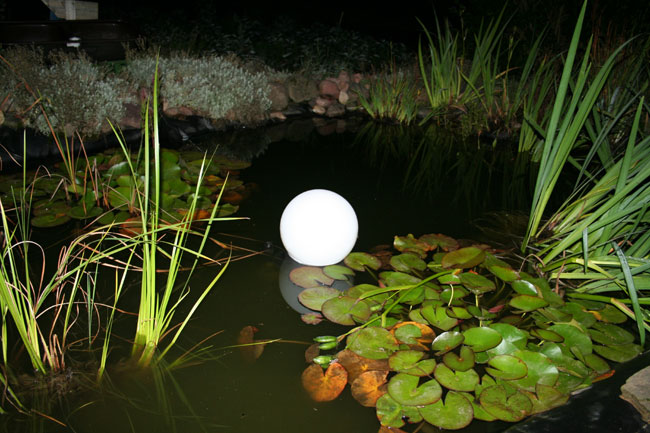 LED Solarkugel 25 cm weiss - Solaranlagen - Korschenbroich