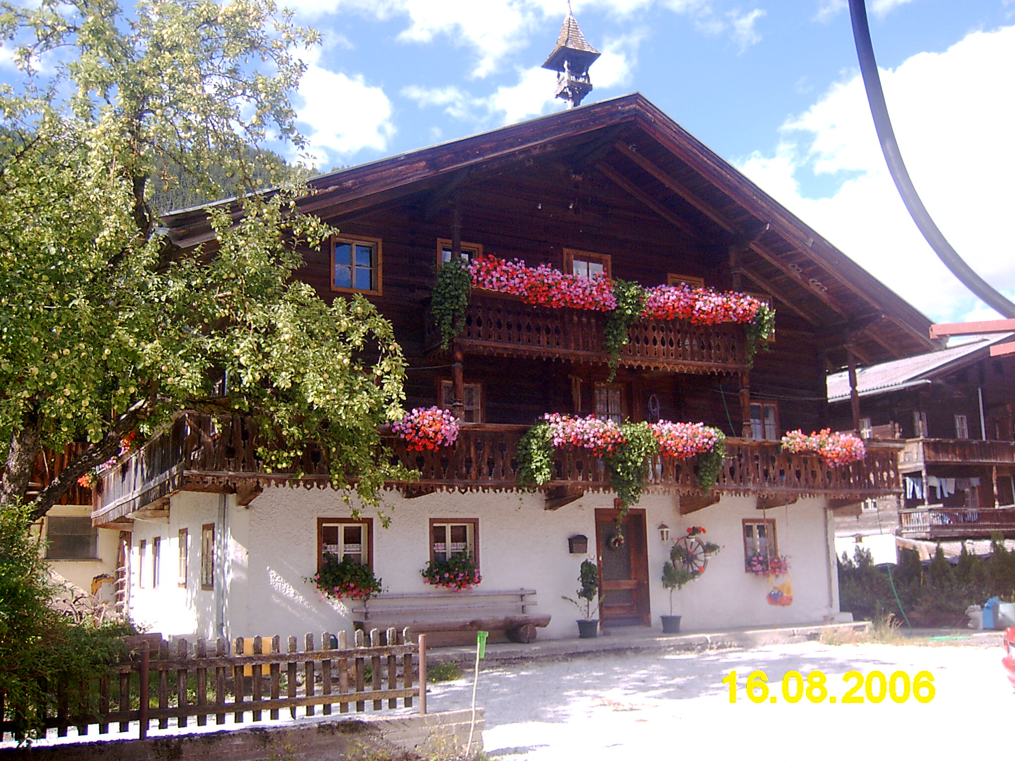 Verkaufe Bauernhaus!!! - Holz - 
