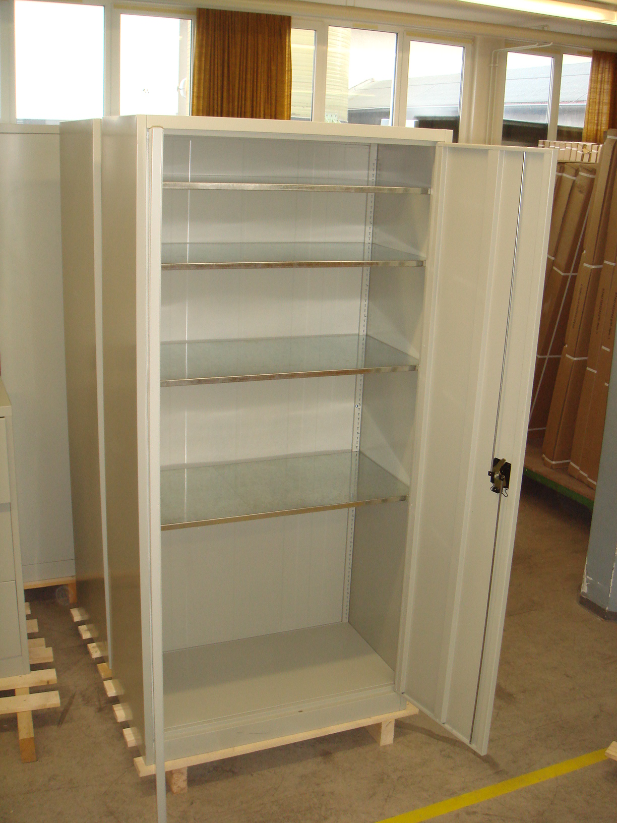 Schwerlastschrank Flügeltürenschrank Stahlschrank Aktenschrank - Sonstiges - Albstadt