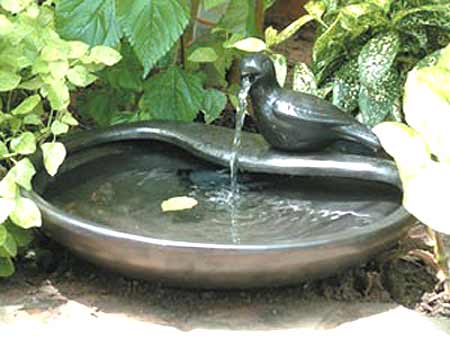 Solarbrunnen Taube aus glasierter Keramik - Sonstiges - Korschenbroich