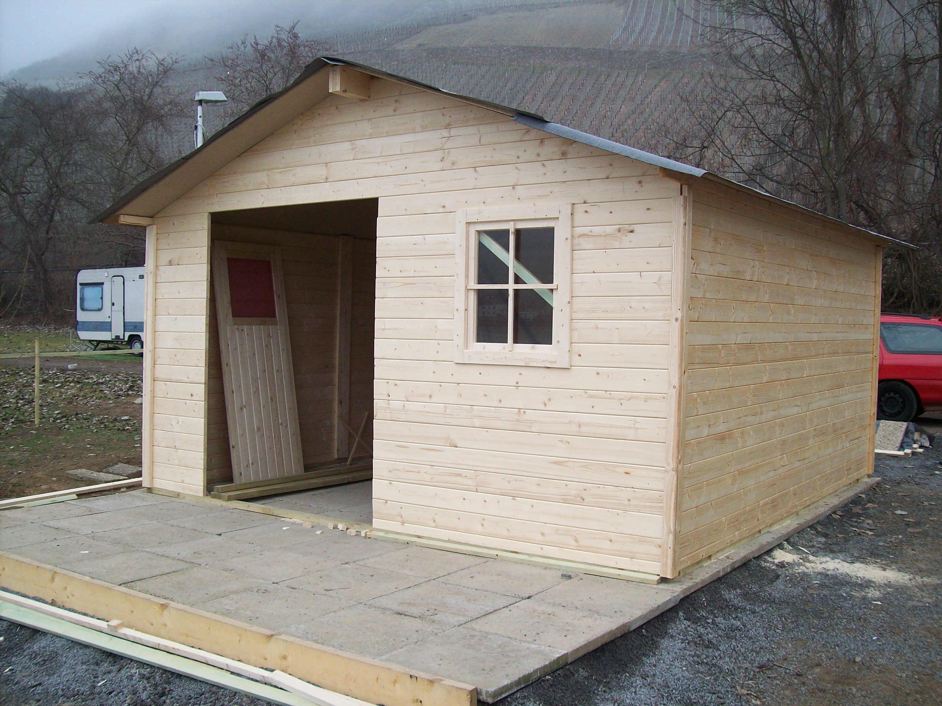 Blockbohlenhaus - Gartengeraet Gartenmoebel - Koblenz
