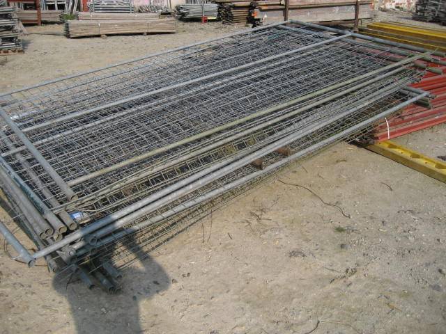 Wir Verkaufen gebrauchte Bauzäune - Sonstiges Material für den Hausbau - Leipzig